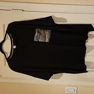 CY Fashion V neck Textured black tee with Camo pocket size 2x